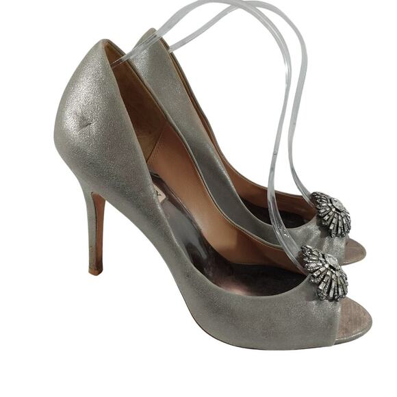BADGLEY MISCHKA! MATTE SILVERY GOLD, STILETTO RHINESTONE DETAIL HEELS! SZ 9M - Picture 3 of 12